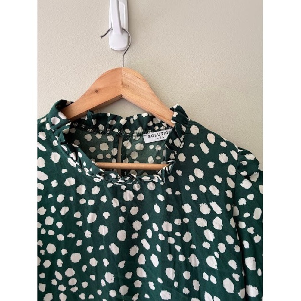 Peplum Solution Blouse Womens Small Green Polka Dot Ruffle Mock Neck S24302 Top - Picture 3 of 6